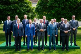 Group picture - Salzburg Forum Ministerial Conference in Laxenburg &copy; BMI/Jürgen Makowecz